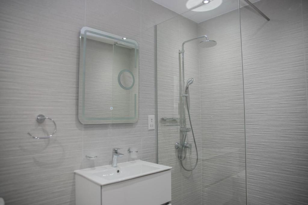 One bedroom apartment in Paphos in good location photo 3