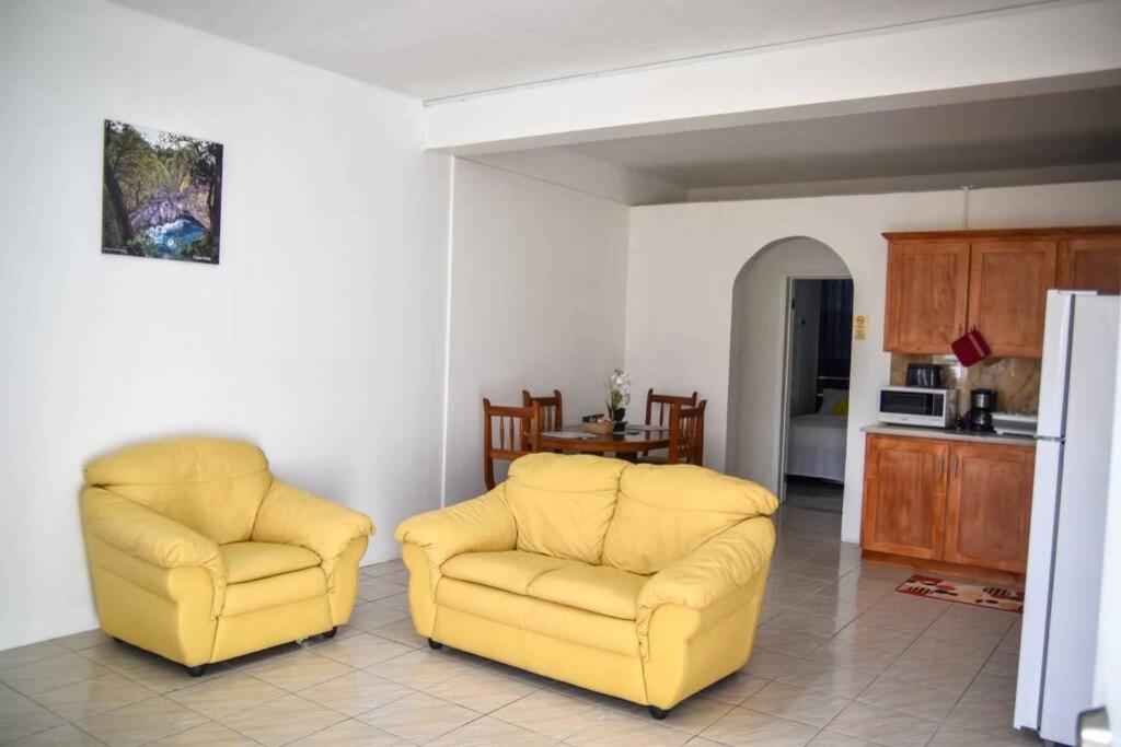 Green Castle Apartment#3 in City of Roseau photo 2