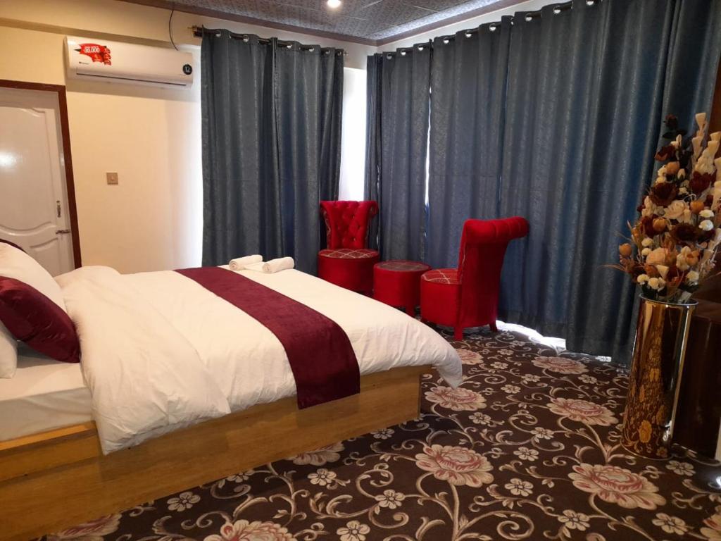 Hunza Grand Motel photo 2