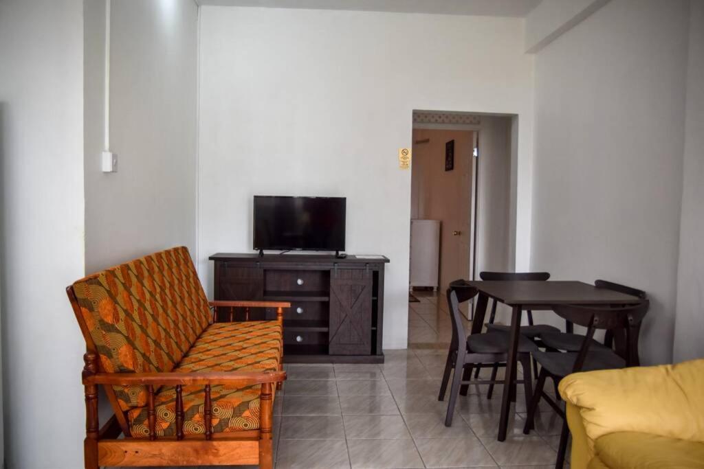 Large Comfortable Apartment #4 in Roseau by The Green Castle photo 1
