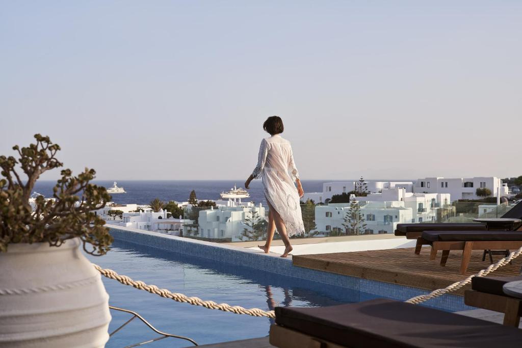 Mr & Mrs White Mykonos photo 4