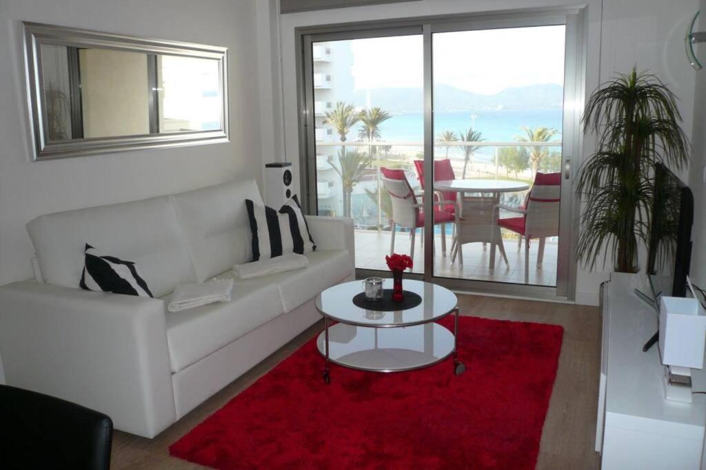 Modern apartment with stunning sea view photo 1