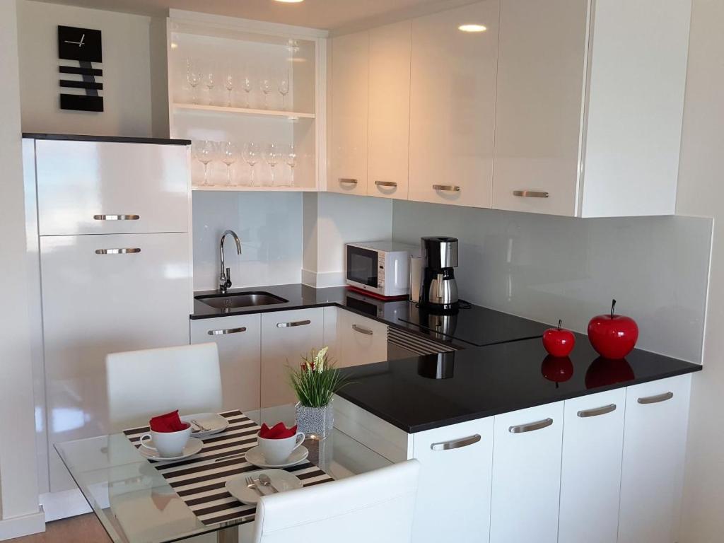 Modern apartment with stunning sea view photo 3