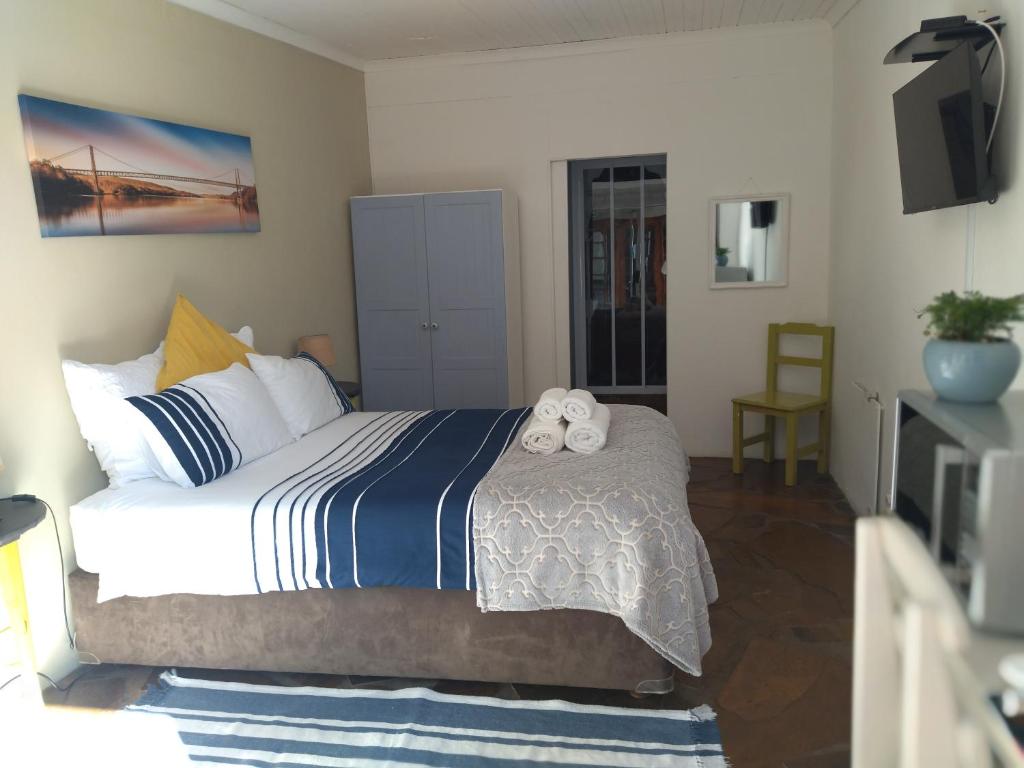 Serenity Cove-Beach Blue Room photo 2