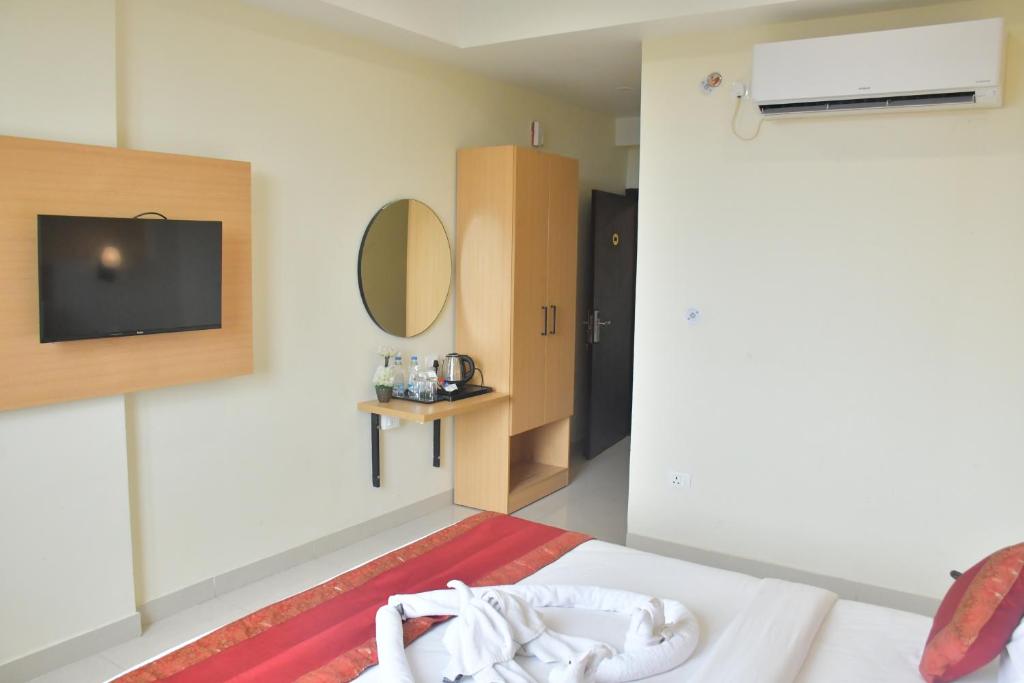 Двухместный (Двухместный номер Делюкс с 1 кроватью), GenX Yatharth Inn Varanasi