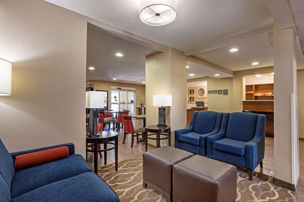 Comfort Inn N Myrtle Beach Barefoot Landing photo 3