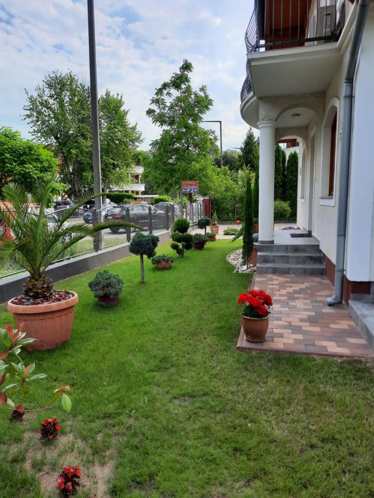 Gabi Apartmanház photo 2