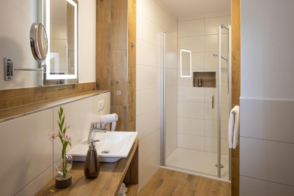 Bed and Breakfast - Homburg am Main photo 3