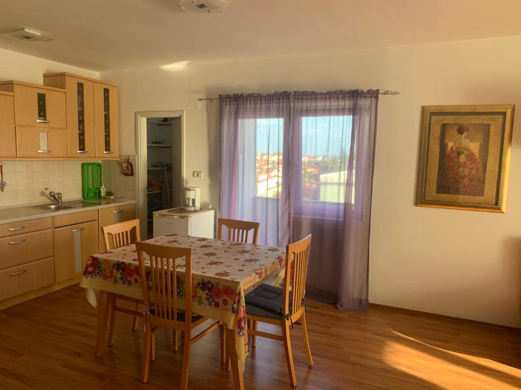 Apartment Galerija Istok-Zapad photo 4