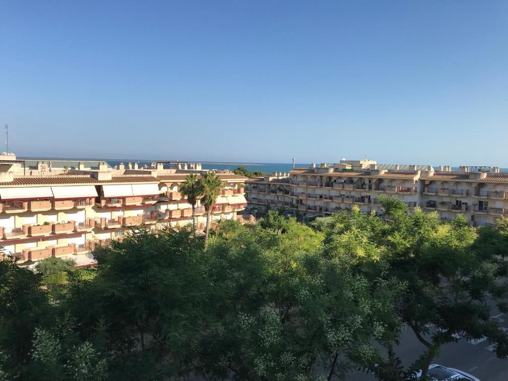 Precioso ático en complejo residencial con piscina photo 1