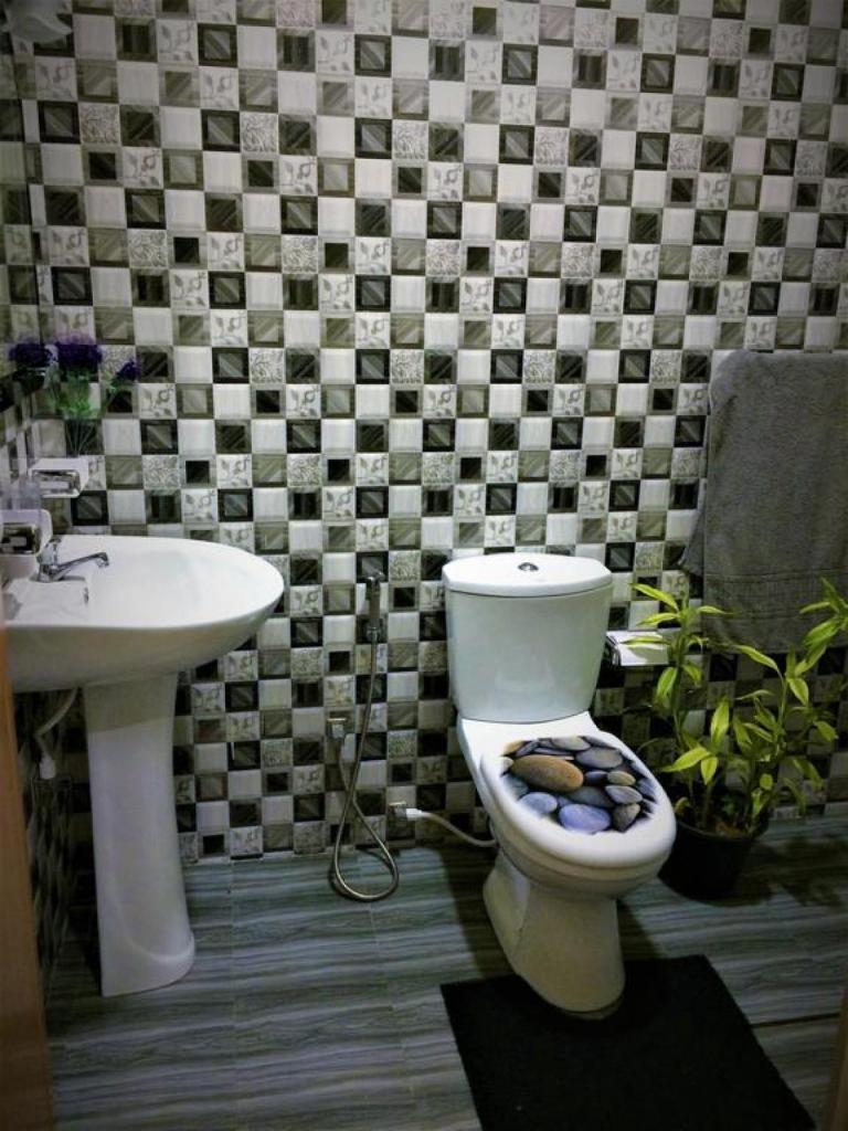 Апартаменты (Upside Apartment with Balcony and Pool View), Romeo And Juliet Guest House