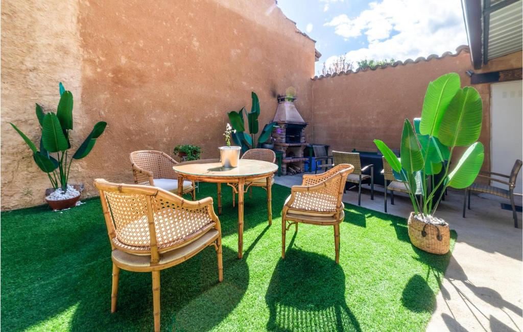 Amazing Home In San Pedro De Ceque With 5 Bedrooms And Wifi photo 2