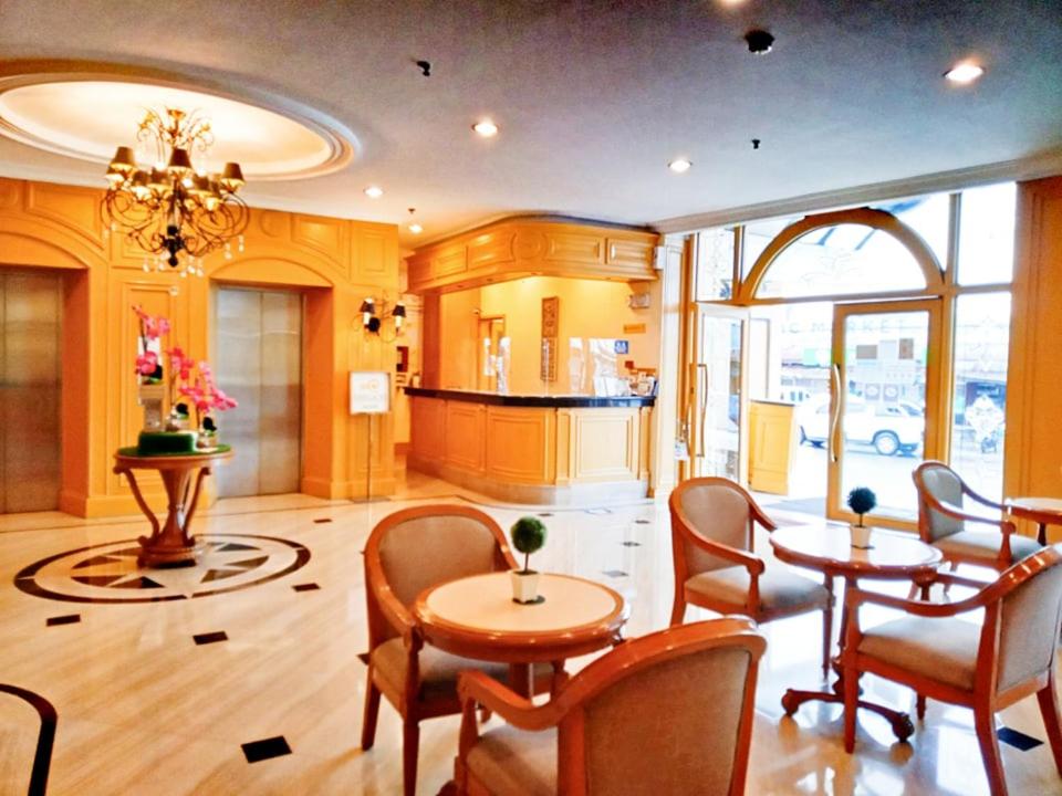 The Grand Dame Hotel photo 2