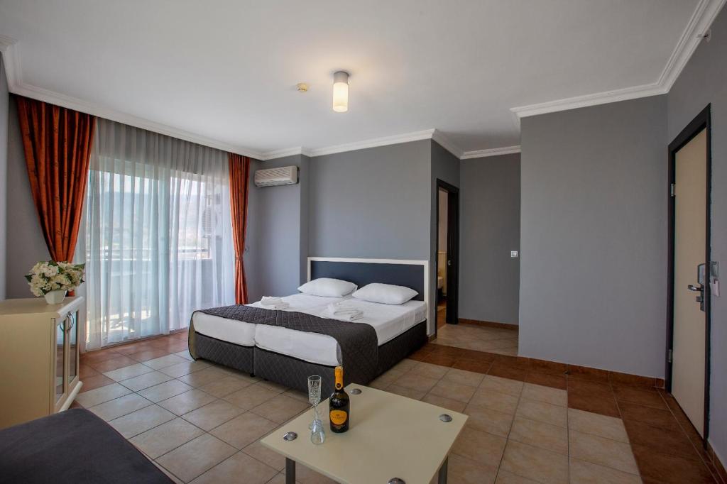 Grand Alisa Hotel – Ex.Royalisa Hotel - Tap to explore photos