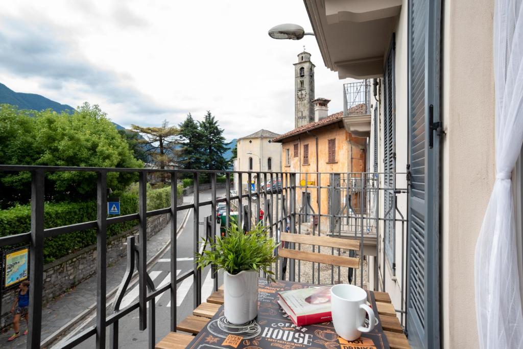 Lake Como Studio with Balcony and Private Parking photo 3