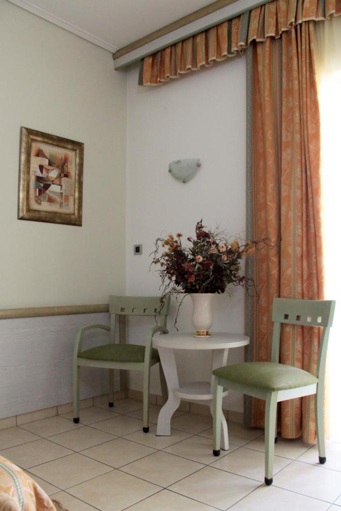 Двухместный (Улучшенный двухместный номер с 1 кроватью), Hotel Platon