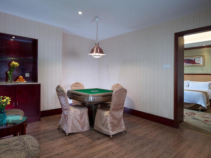 Vienna Hotel Dongguan Changping Avenue photo 1