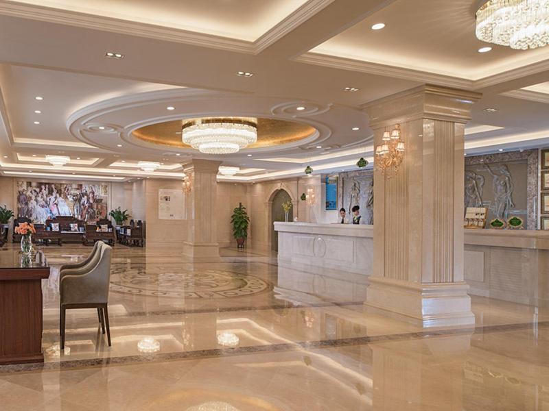 Vienna International Hotel Shenzhen South Huanguan Road photo 1