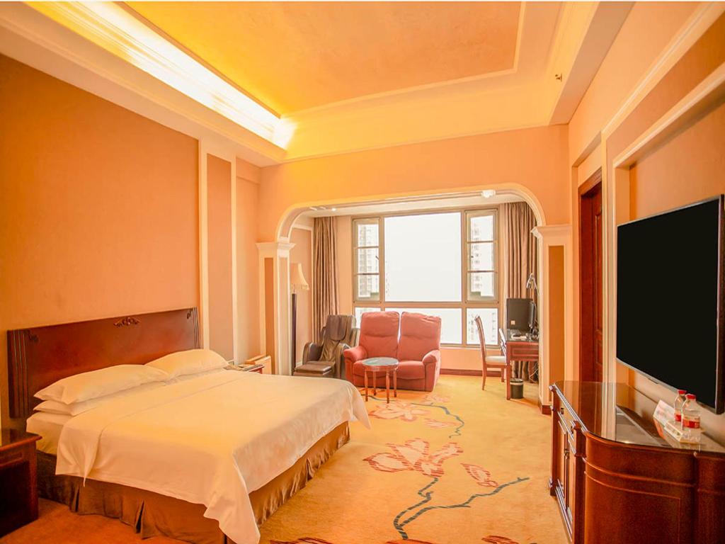Vienna Hotel Shenzhen Songgang Liye Road photo 1