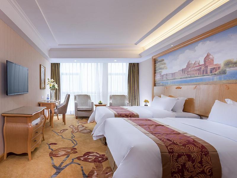 Vienna Hotel Dongguan Chengcaiyuan International Plaza photo 2