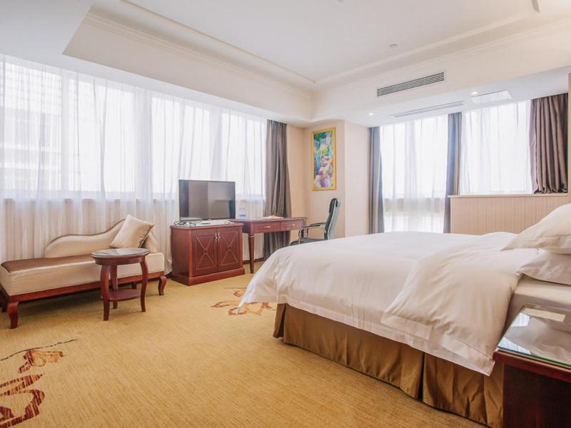 Vienna Hotel Jiangxi Yingtan International Glasses City photo 1