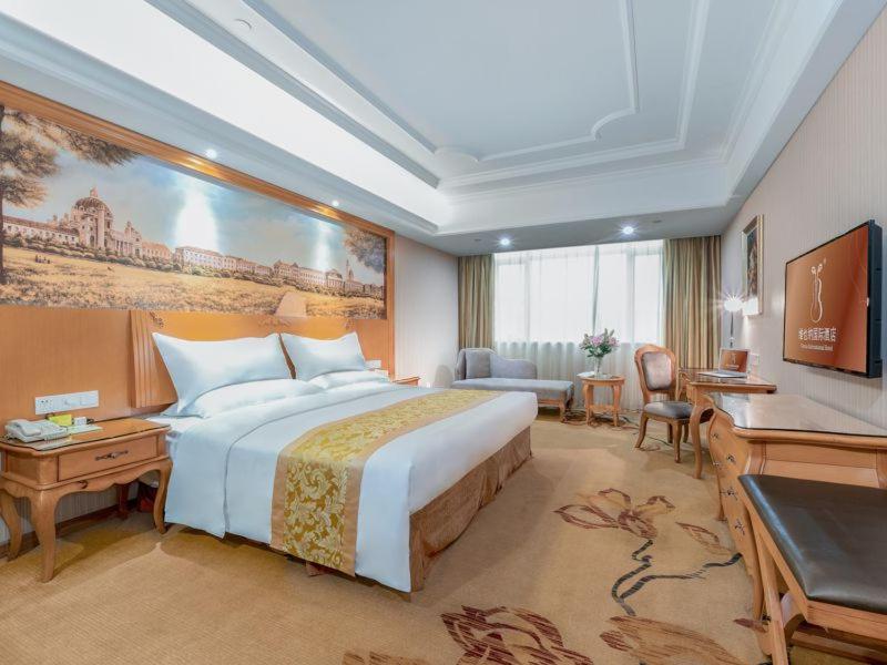 Vienna International Hotel Guigang Hecheng Road photo 3