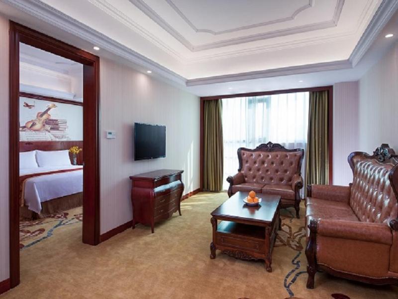 Vienna International Hotel Heyuan Yajule Garden photo 3