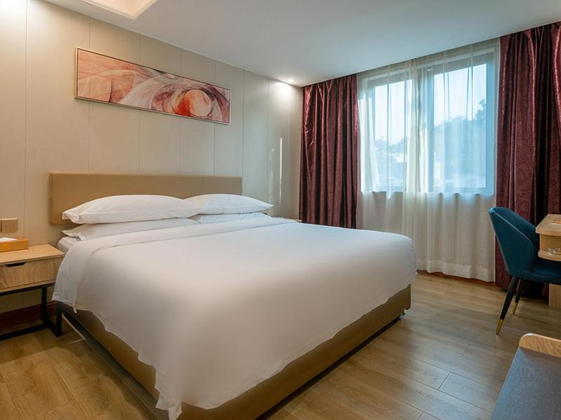 Vienna Hotel Zhuhai Xiangzhou Bus Station photo 1