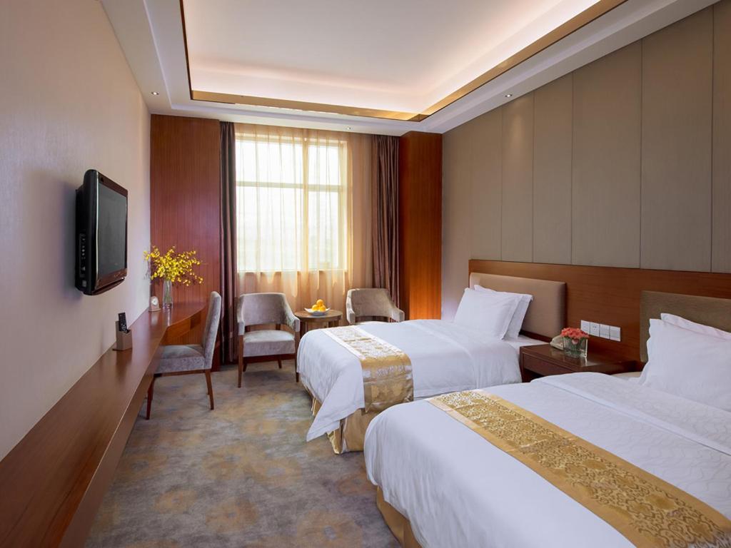 Vienna Hotel Dongguan Tangxia Guanlan Lake Golf Club photo 3