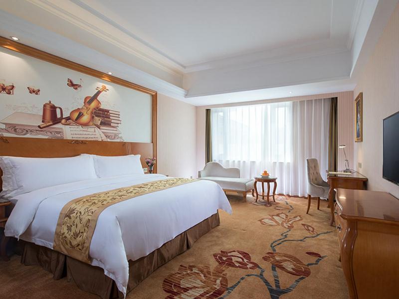Vienna International Hotel Guangzhou Xintang Jean Fangzhicheng photo 1
