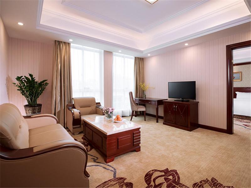 Vienna Hotel Guangzhou Dongpu Bus Station photo 1