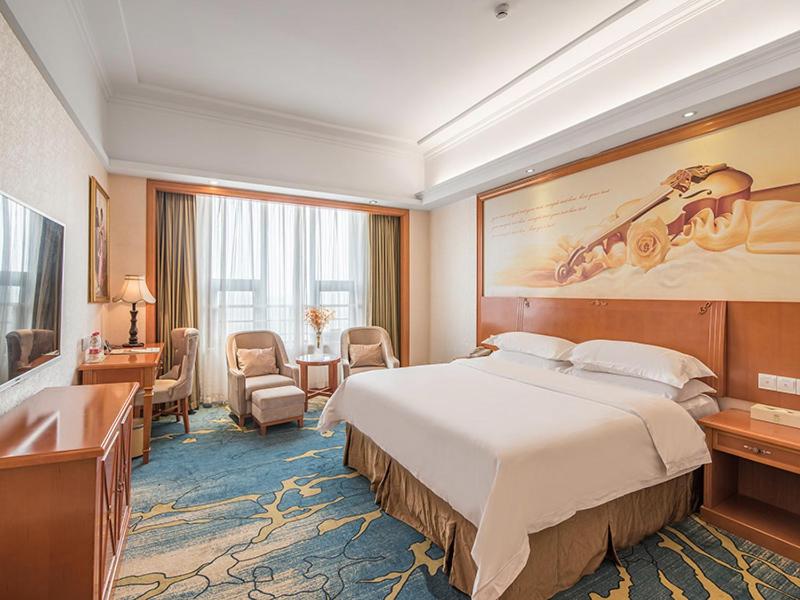 Vienna Hotel Zhengzhou Airport photo 1