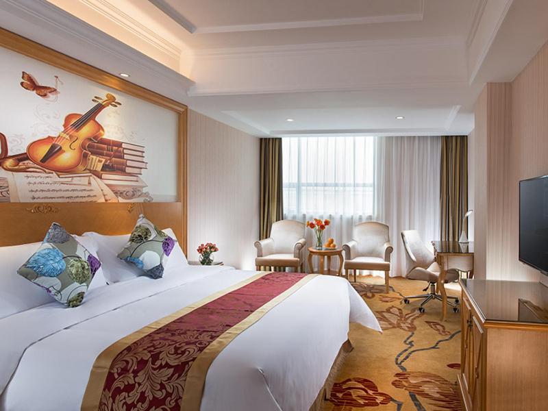 Vienna International Hotel Guangzhou Xintang Jean Fangzhicheng photo 3
