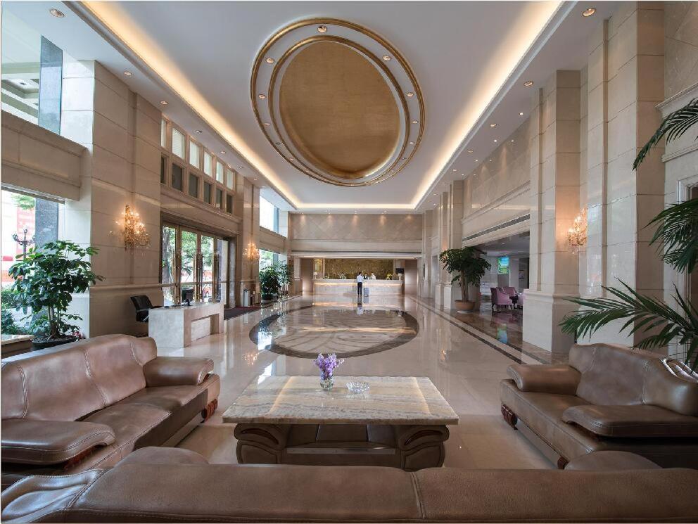 Vienna International Hotel Dongguan Changping Swan Lake Road photo 2