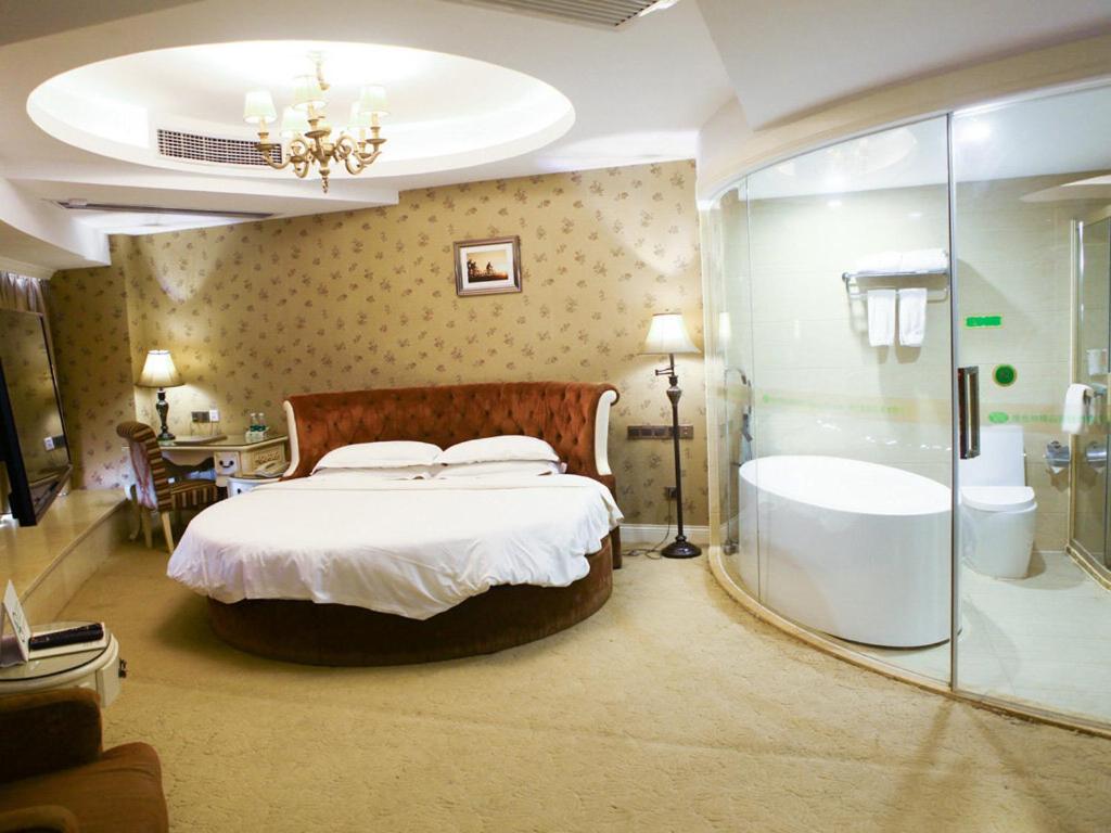 Vienna Hotel Yongzhou Zhiyuan New Bund photo 2