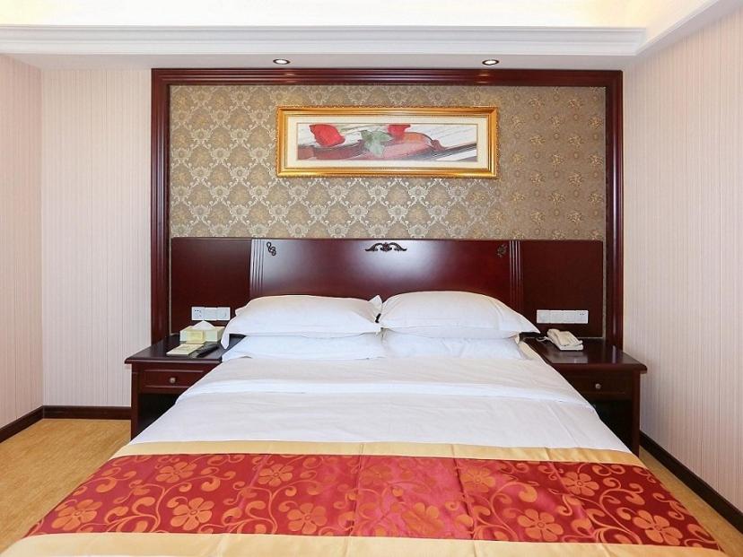 Vienna International Hotel Shanghai Pudong Xinchang Old Town Subway Station photo 4