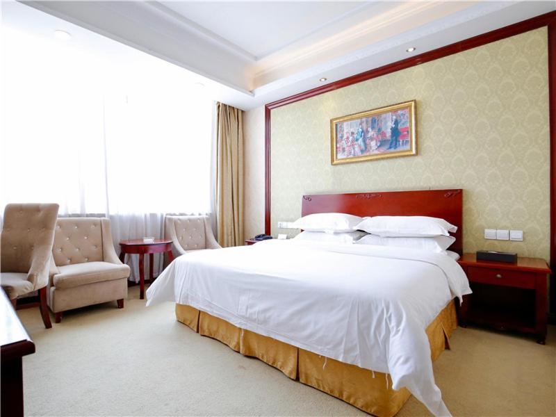 Vienna Hotel Suzhou Luokou Furniture Store photo 4