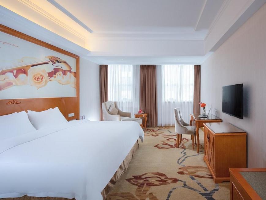 Vienna Hotel Dongguan Mayong Centre Avenue photo 1
