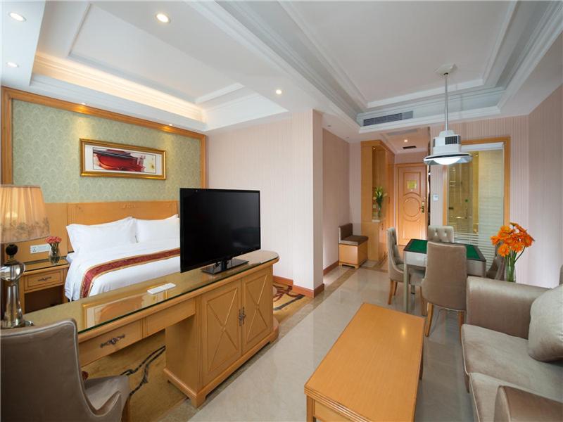 Vienna Hotel Tianbao Road photo 2