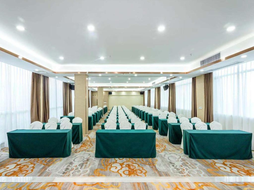 Vienna Hotel Foshan Jihua Road photo 2
