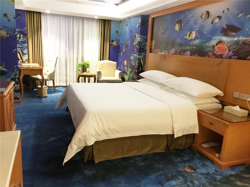 Vienna Hotel Zhongshan Central Coach Station photo 2