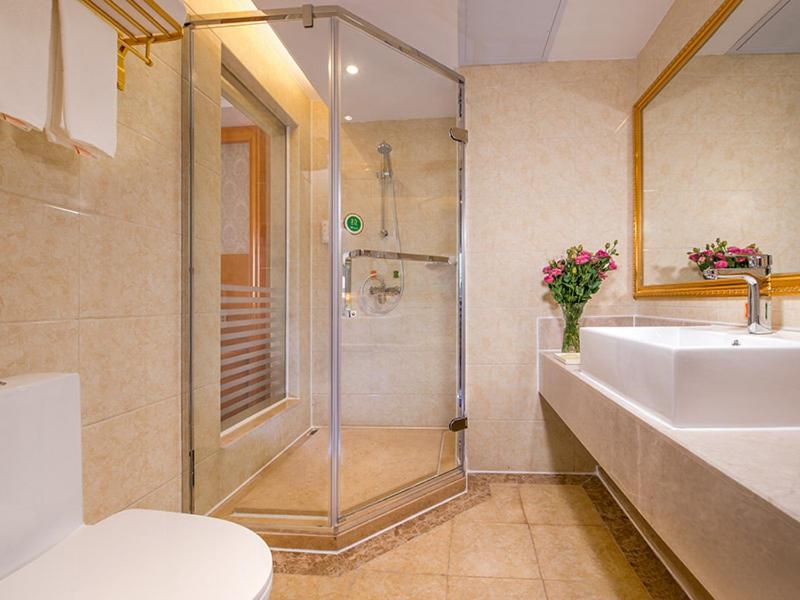 Vienna Hotel Zhongshan Central Coach Station photo 3
