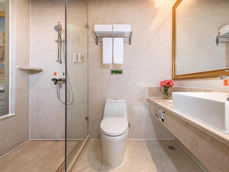 Vienna International Hotel Shenzhen Longhua Center photo 1