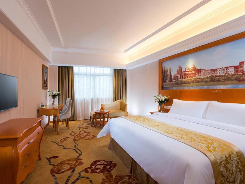 Vienna Hotel Changde Wuling Avenue photo 1