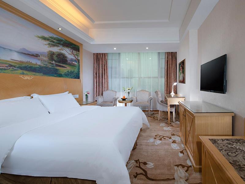 Vienna Hotel Dongguan Tangxia Lincun Square photo 1