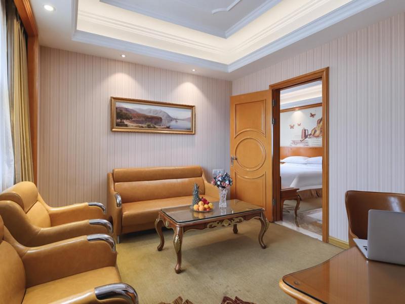Vienna International Hotel Nanjing South Railway Station photo 3