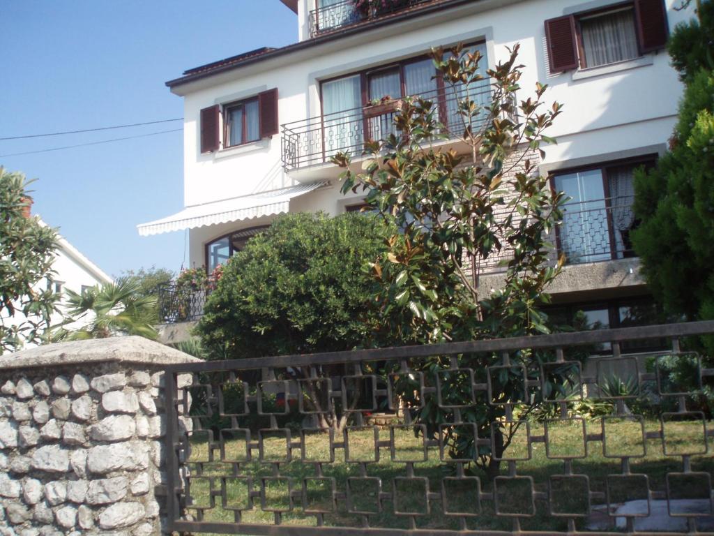 Apartments Hiper photo 1