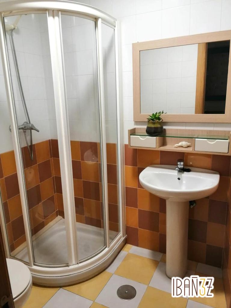 Ibañez 3 photo 1