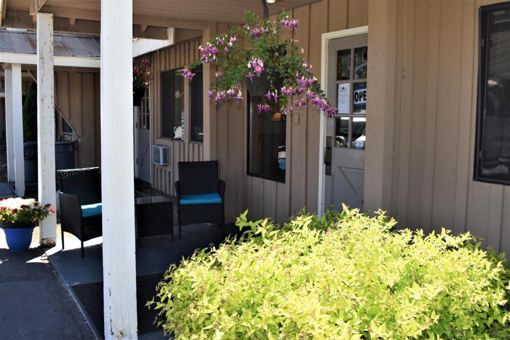 Winthrop Inn photo 2