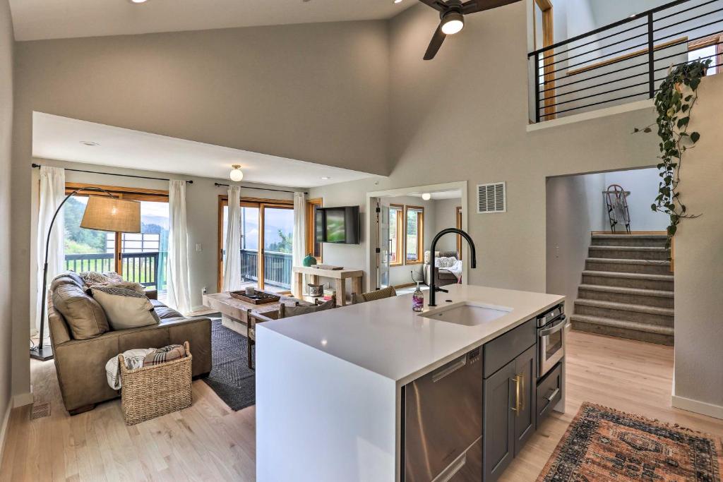 Evergreen Mountain Duplex on I70 with Trail Access! photo 3